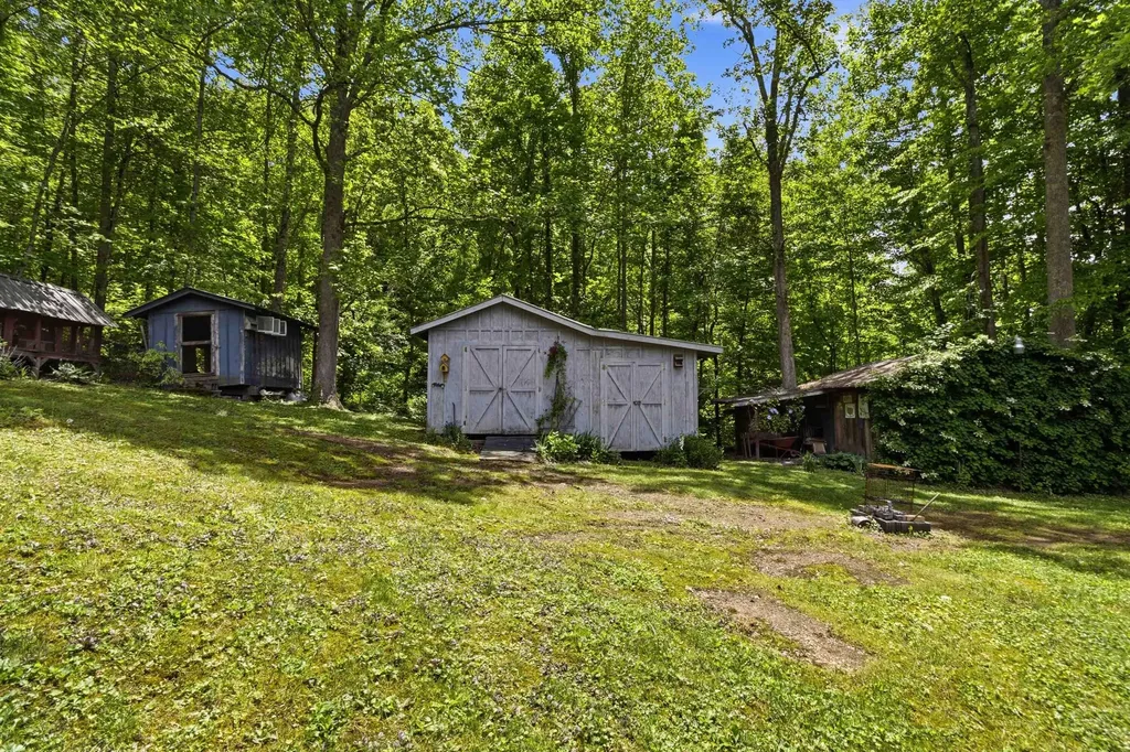 330 Cornett Drive Wallins KY 40873