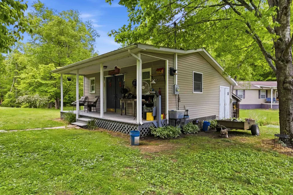 330 Cornett Drive Wallins KY 40873