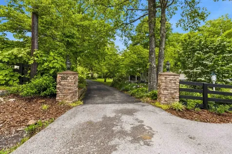 330 Cornett Drive Wallins KY 40873