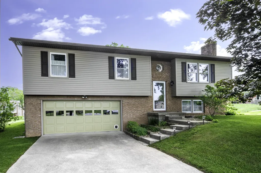 203 Westridge Court Versailles KY 40383