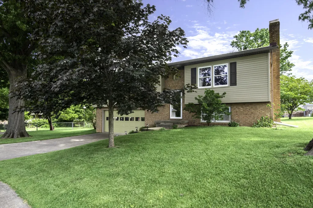 203 Westridge Court Versailles KY 40383