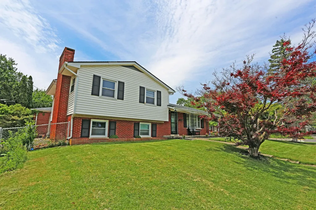 2198 Garden Springs Drive Lexington KY 40504