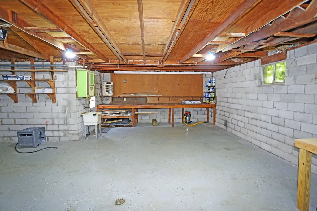 2198 Garden Springs Drive Lexington KY 40504