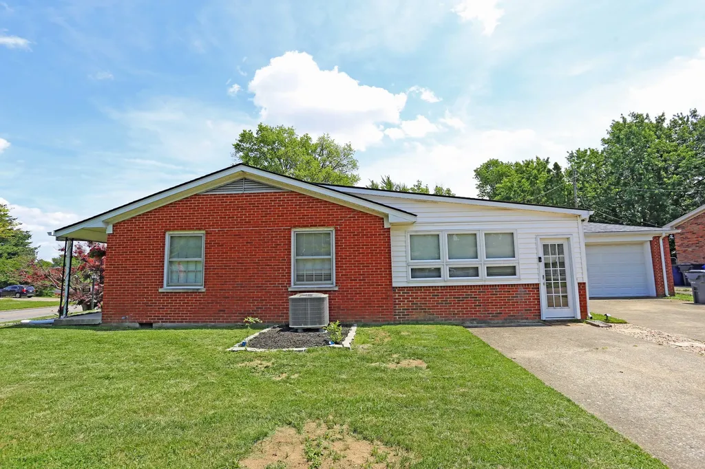 2198 Garden Springs Drive Lexington KY 40504