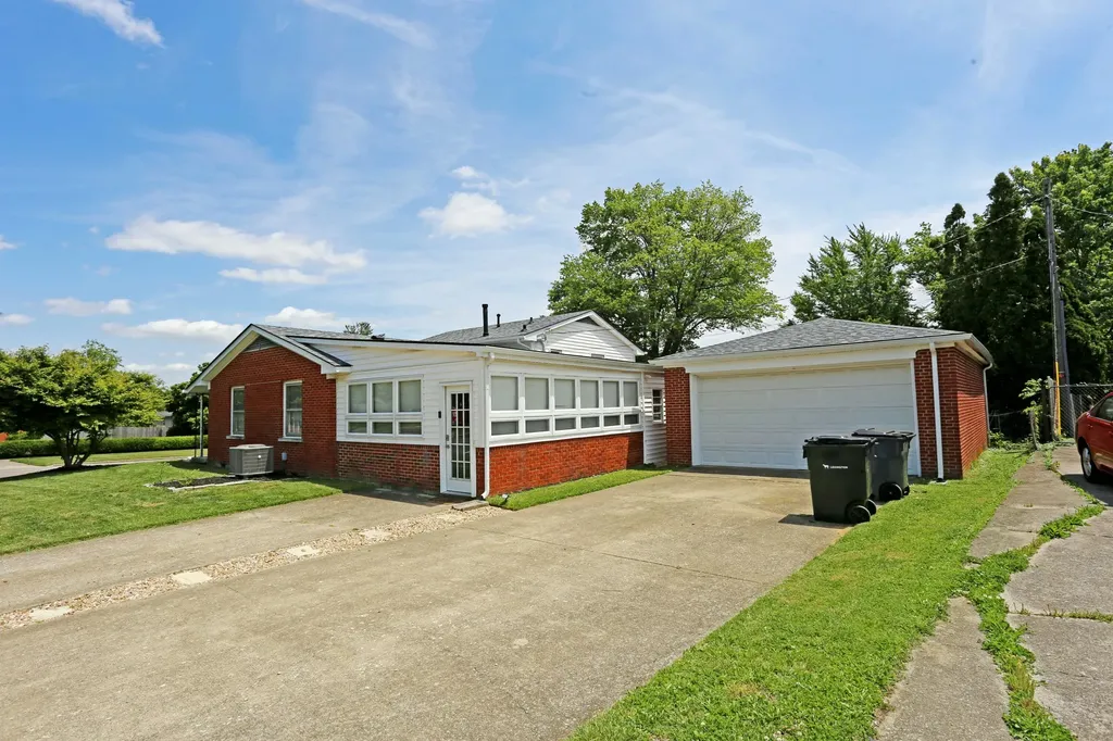 2198 Garden Springs Drive Lexington KY 40504