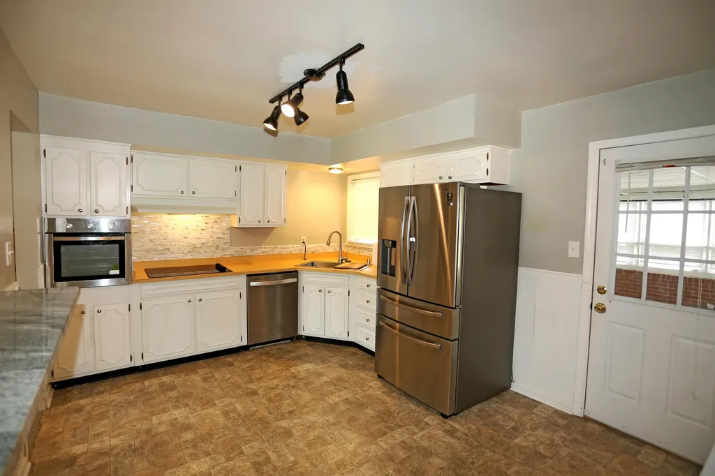 2198 Garden Springs Drive Lexington KY 40504