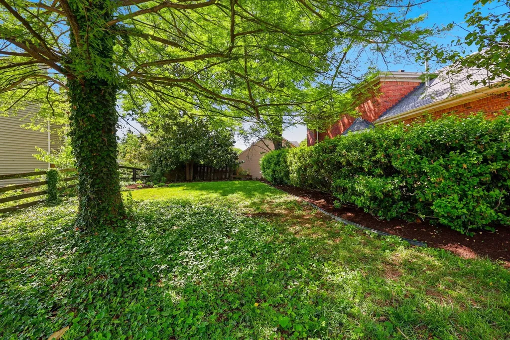 1140 Parklawn Drive Lexington KY 40517