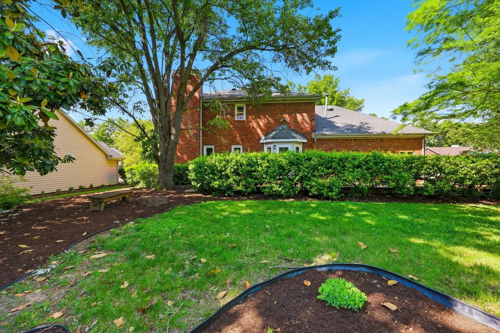 1140 Parklawn Drive Lexington KY 40517