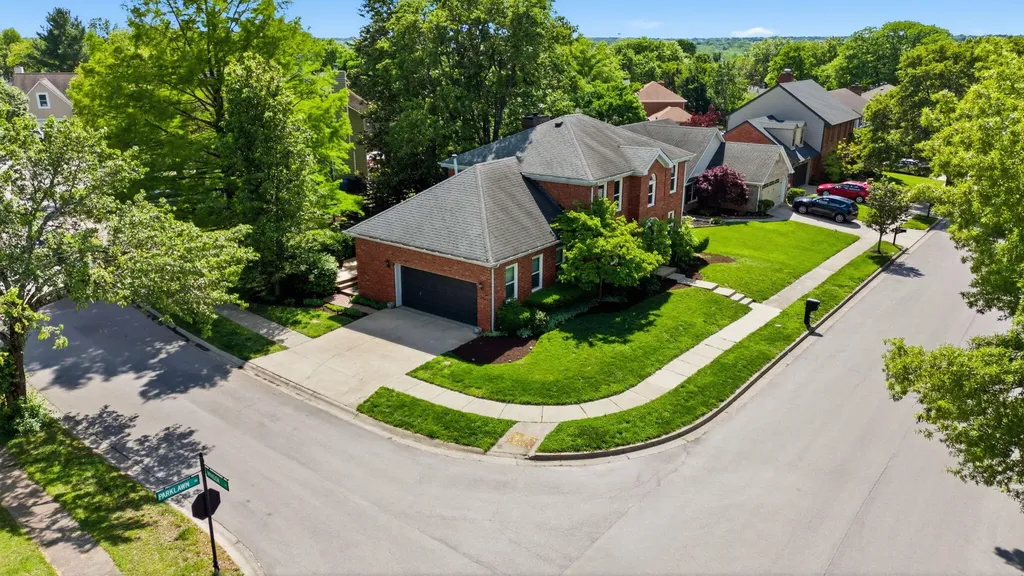 1140 Parklawn Drive Lexington KY 40517