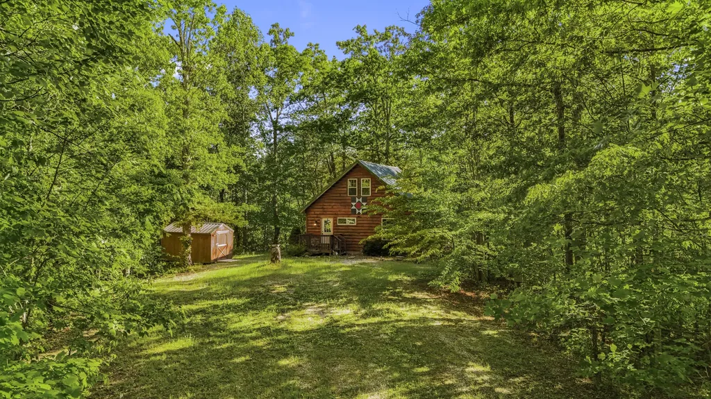 7468 Hardwicks Creek Road Clay City KY 40312