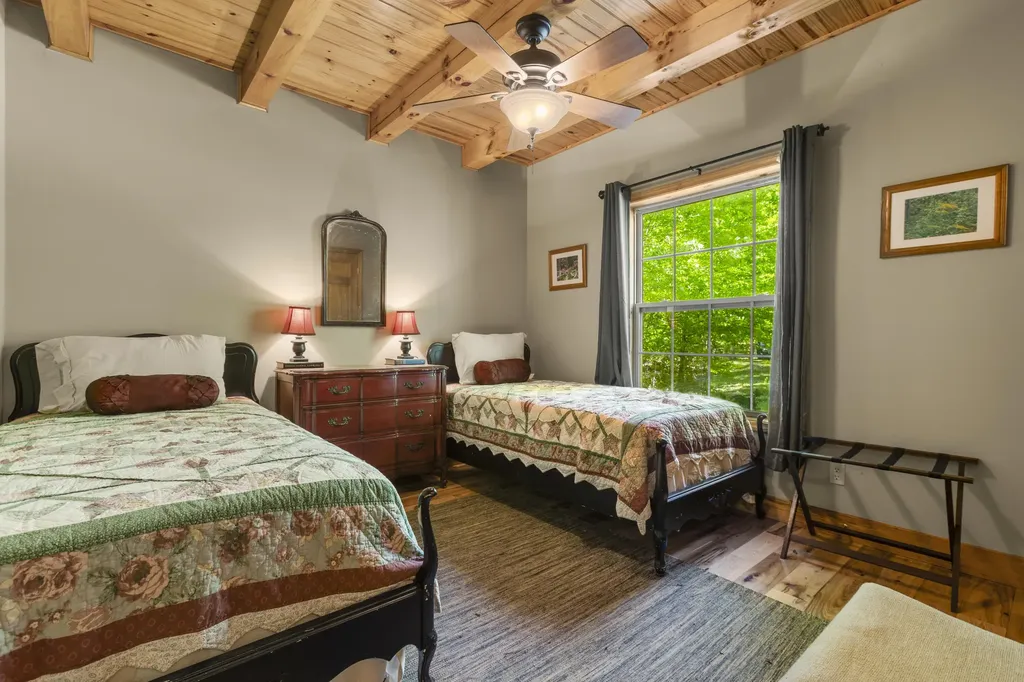 7468 Hardwicks Creek Road Clay City KY 40312