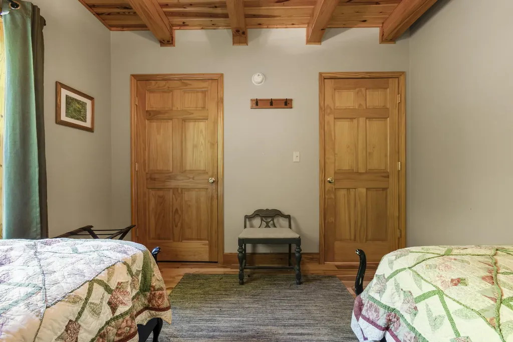 7468 Hardwicks Creek Road Clay City KY 40312