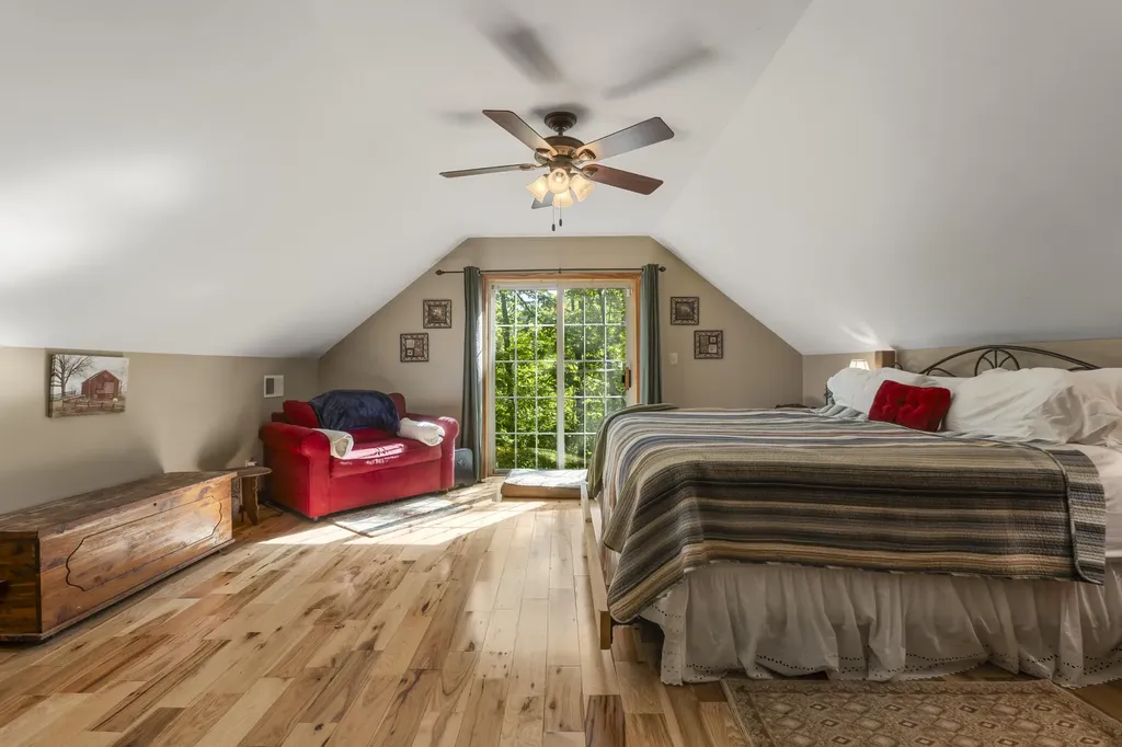 7468 Hardwicks Creek Road Clay City KY 40312