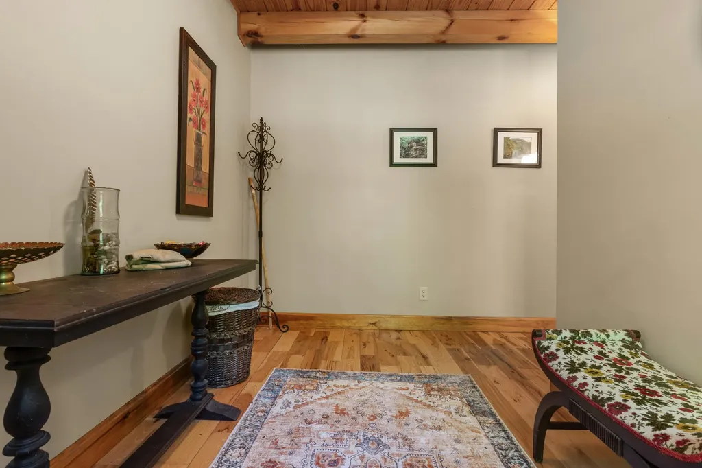 7468 Hardwicks Creek Road Clay City KY 40312
