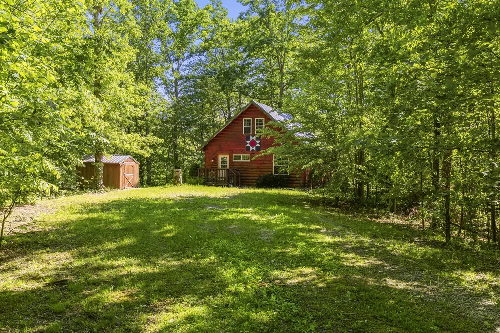 7468 Hardwicks Creek Road Clay City KY 40312