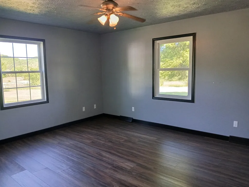 3118 Hamilton Valley Road Crab Orchard KY 40419