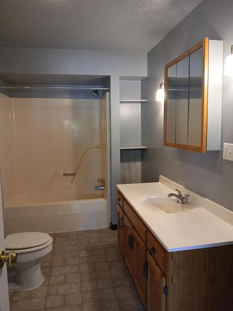 3118 Hamilton Valley Road Crab Orchard KY 40419