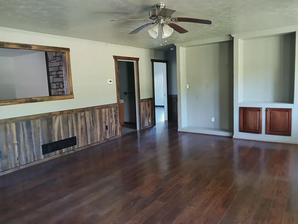 3118 Hamilton Valley Road Crab Orchard KY 40419