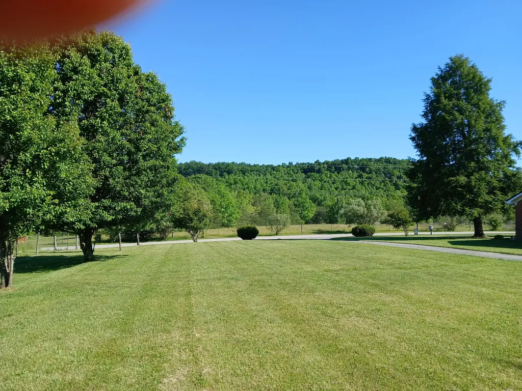 3118 Hamilton Valley Road Crab Orchard KY 40419