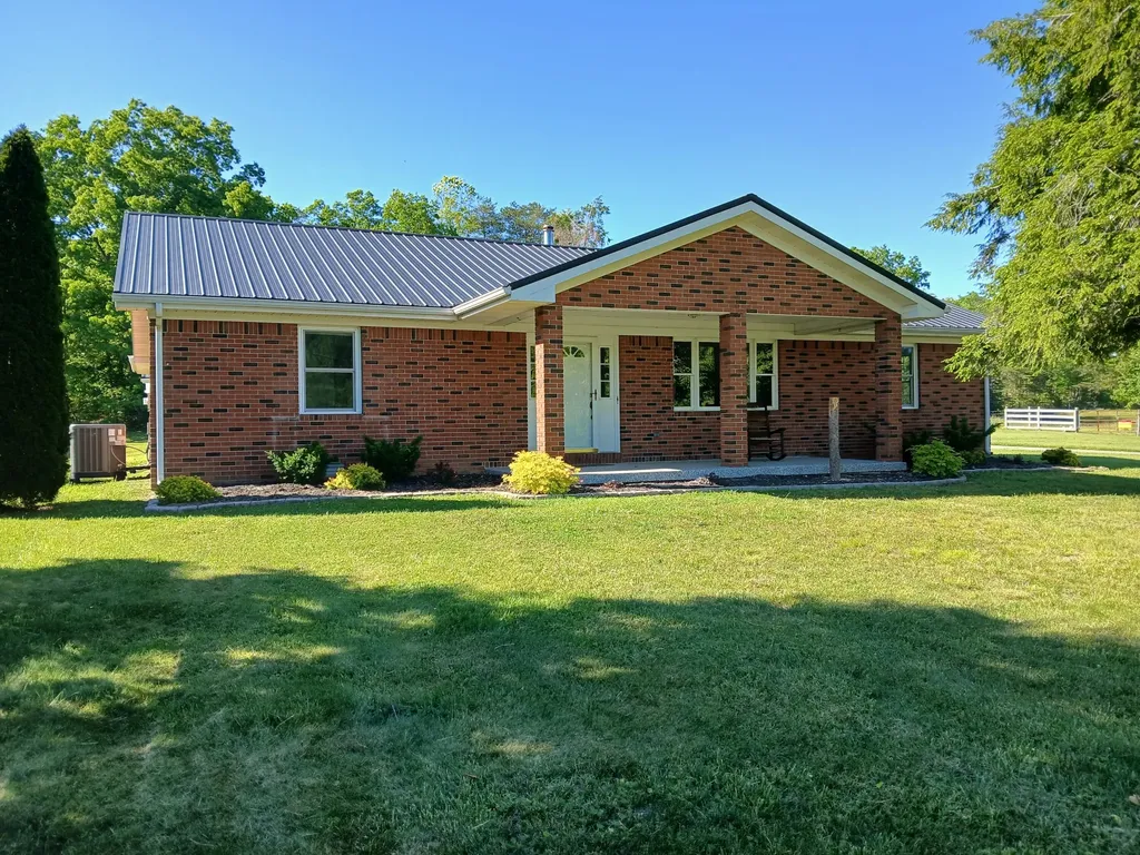 3118 Hamilton Valley Road Crab Orchard KY 40419