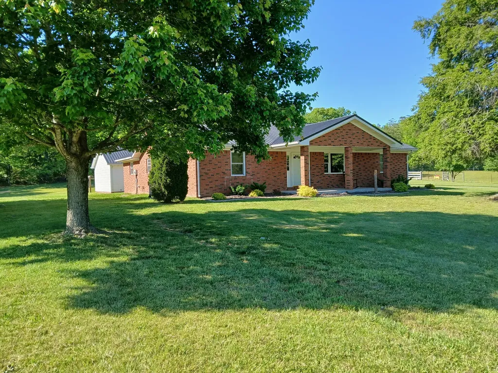 3118 Hamilton Valley Road Crab Orchard KY 40419