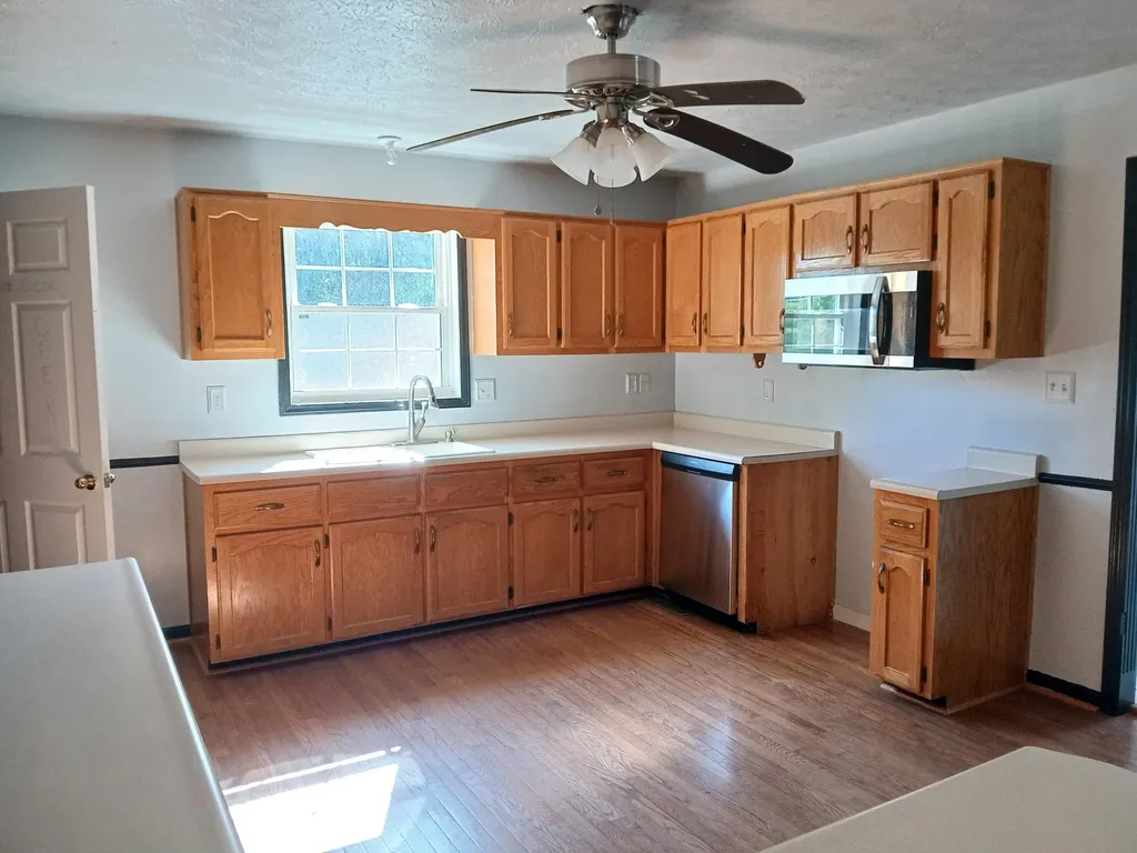 3118 Hamilton Valley Road Crab Orchard KY 40419