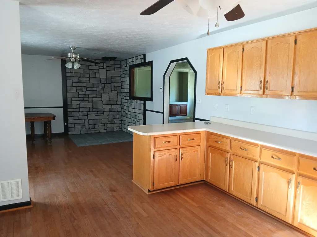 3118 Hamilton Valley Road Crab Orchard KY 40419