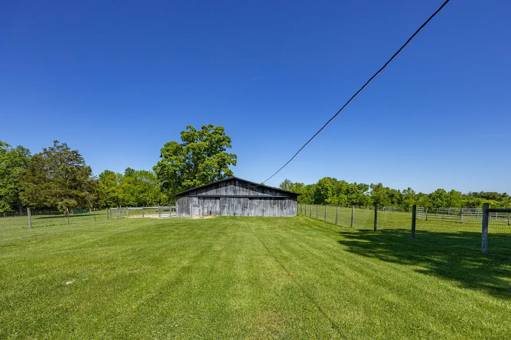 2335 Liberty Road Crab Orchard KY 40419