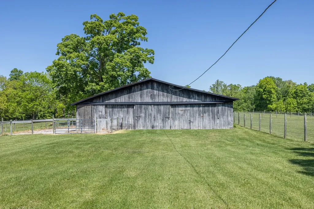 2335 Liberty Road Crab Orchard KY 40419