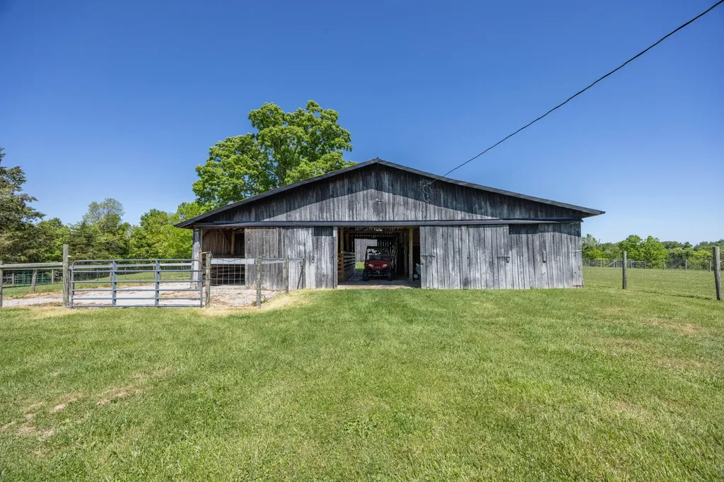 2335 Liberty Road Crab Orchard KY 40419