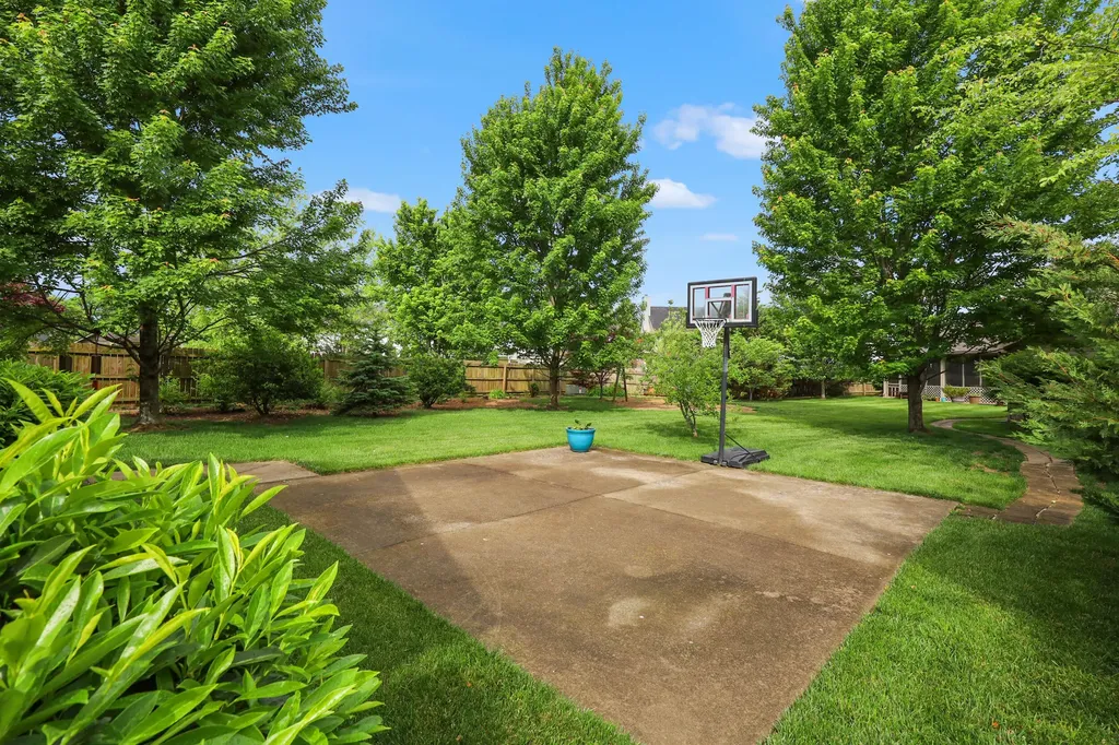 609 Tallow Court Lexington KY 40509