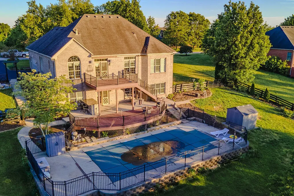 916 Country Oaks Drive Richmond KY 40475