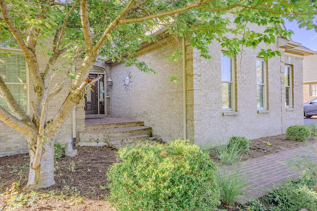 916 Country Oaks Drive Richmond KY 40475