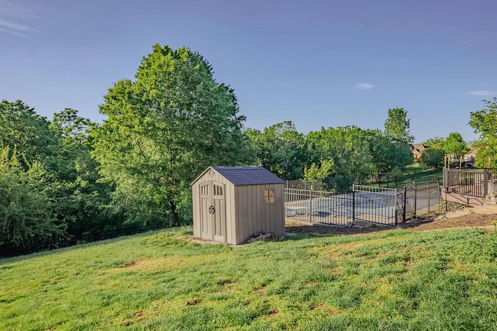 916 Country Oaks Drive Richmond KY 40475