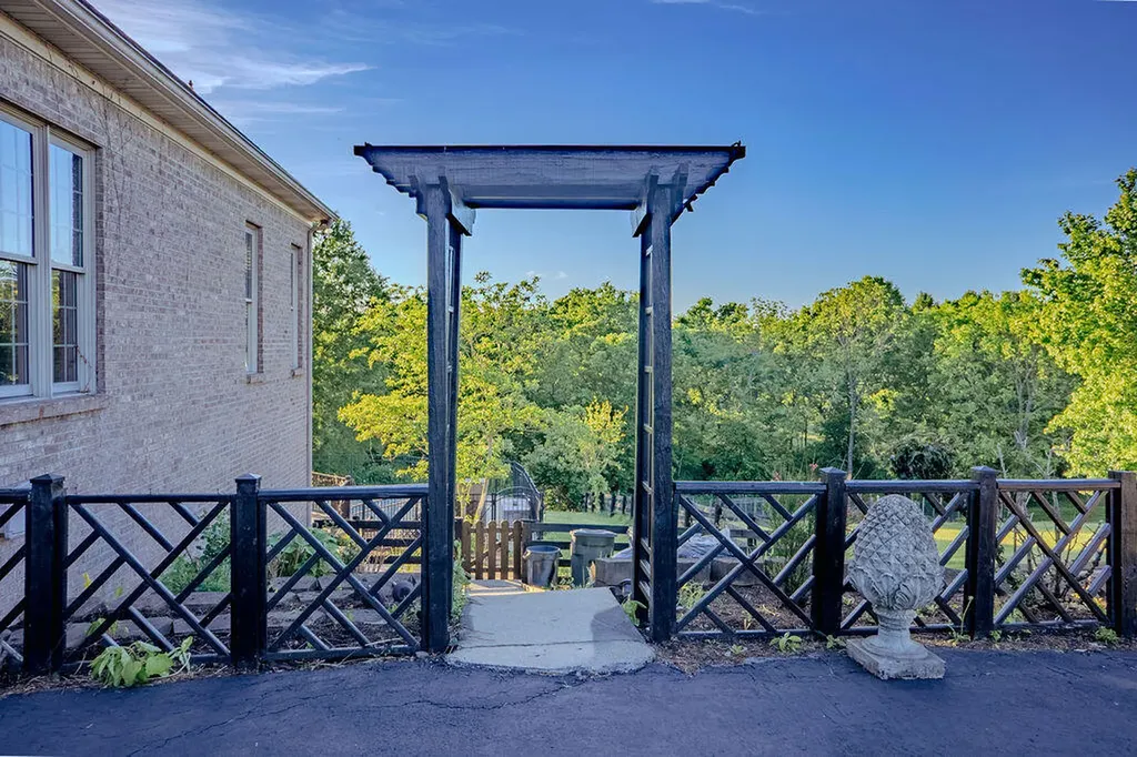 916 Country Oaks Drive Richmond KY 40475