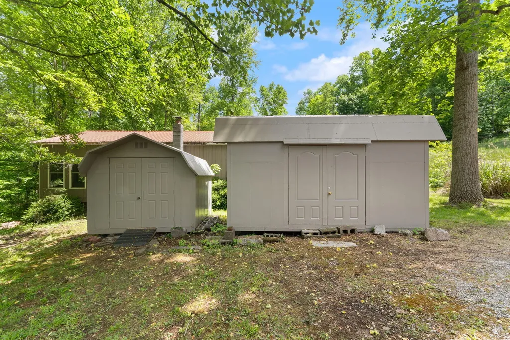 715 George Hardwick Drive Bronston KY 42518