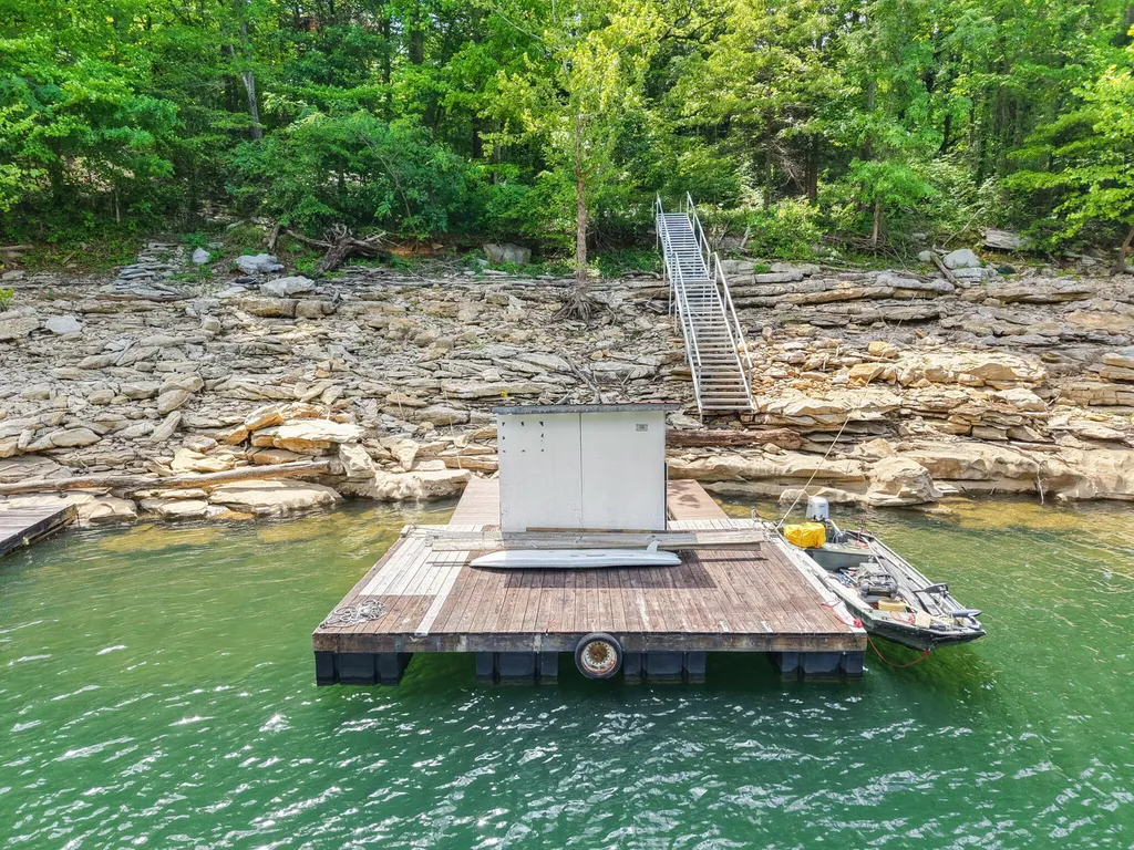 715 George Hardwick Drive Bronston KY 42518
