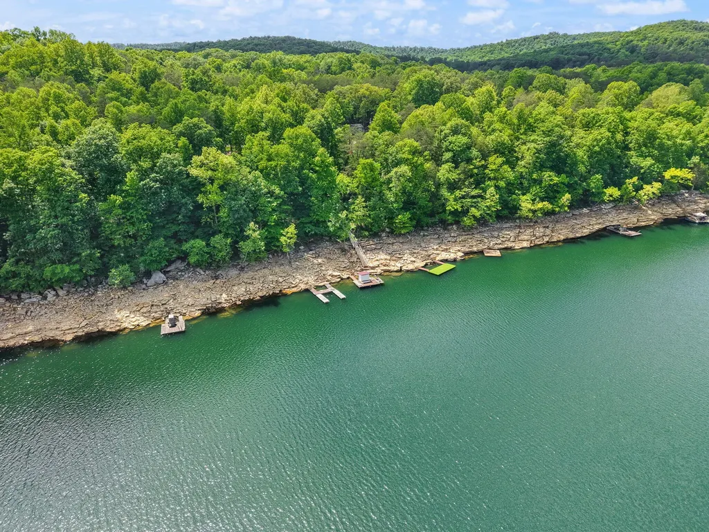 715 George Hardwick Drive Bronston KY 42518