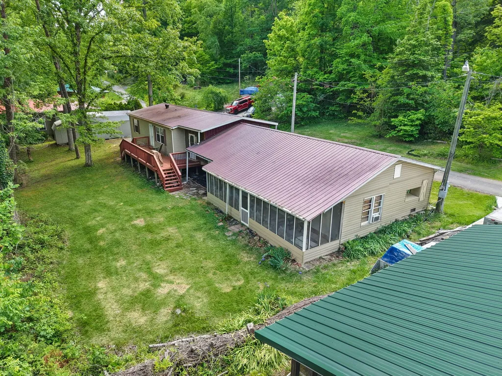 715 George Hardwick Drive Bronston KY 42518
