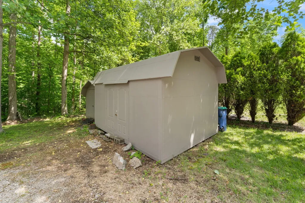 715 George Hardwick Drive Bronston KY 42518