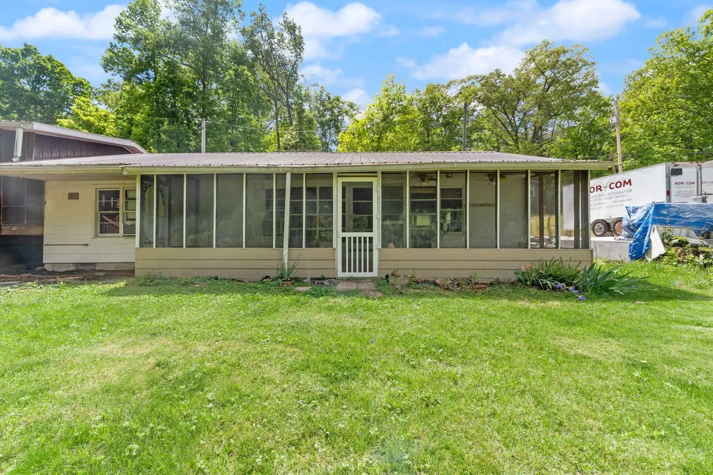 715 George Hardwick Drive Bronston KY 42518