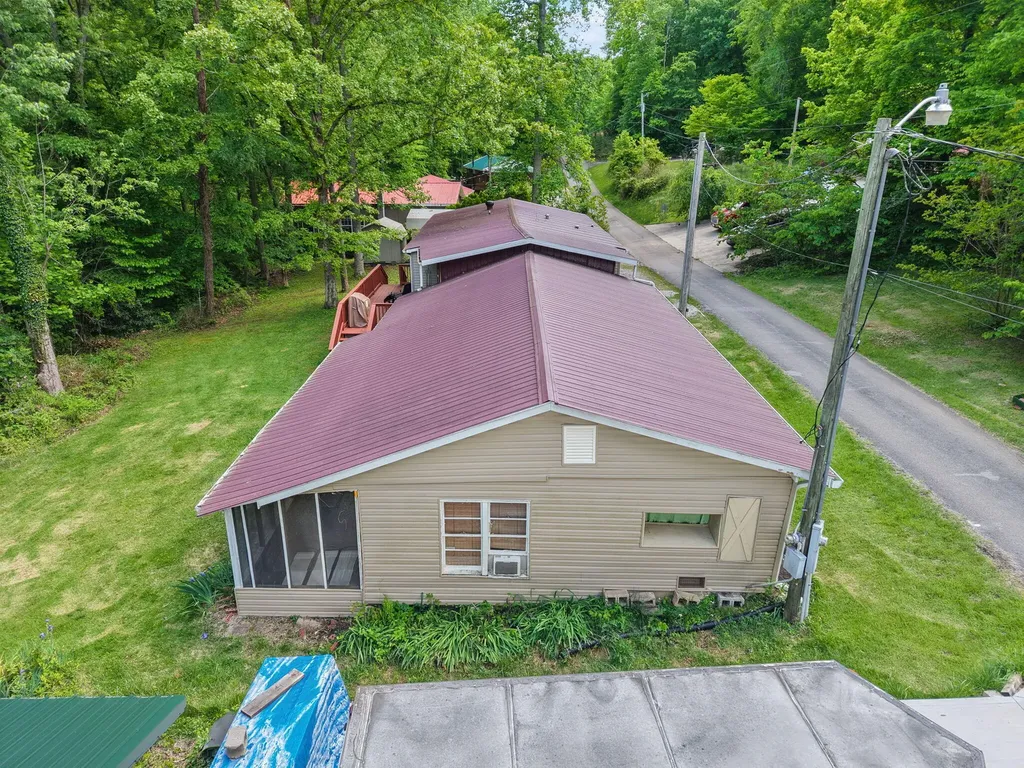 715 George Hardwick Drive Bronston KY 42518