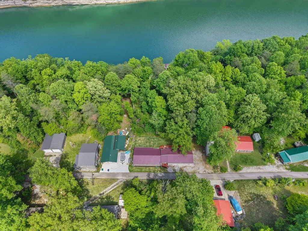 715 George Hardwick Drive Bronston KY 42518