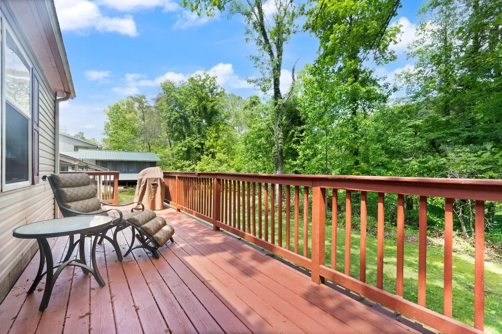 715 George Hardwick Drive Bronston KY 42518