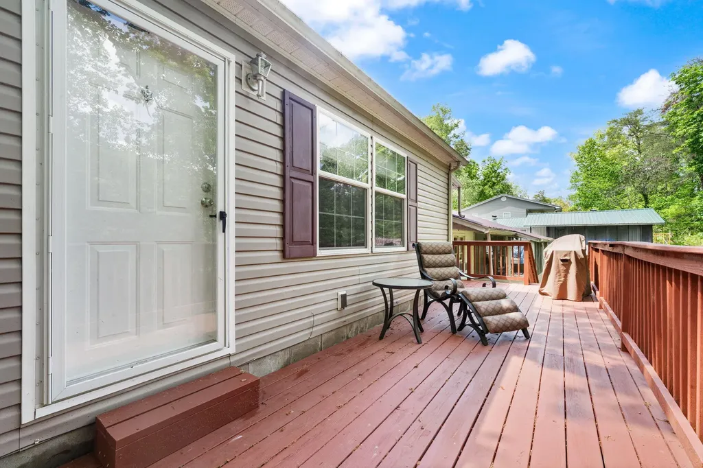 715 George Hardwick Drive Bronston KY 42518