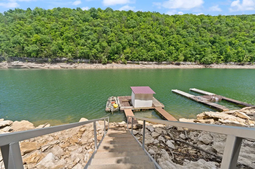 715 George Hardwick Drive Bronston KY 42518