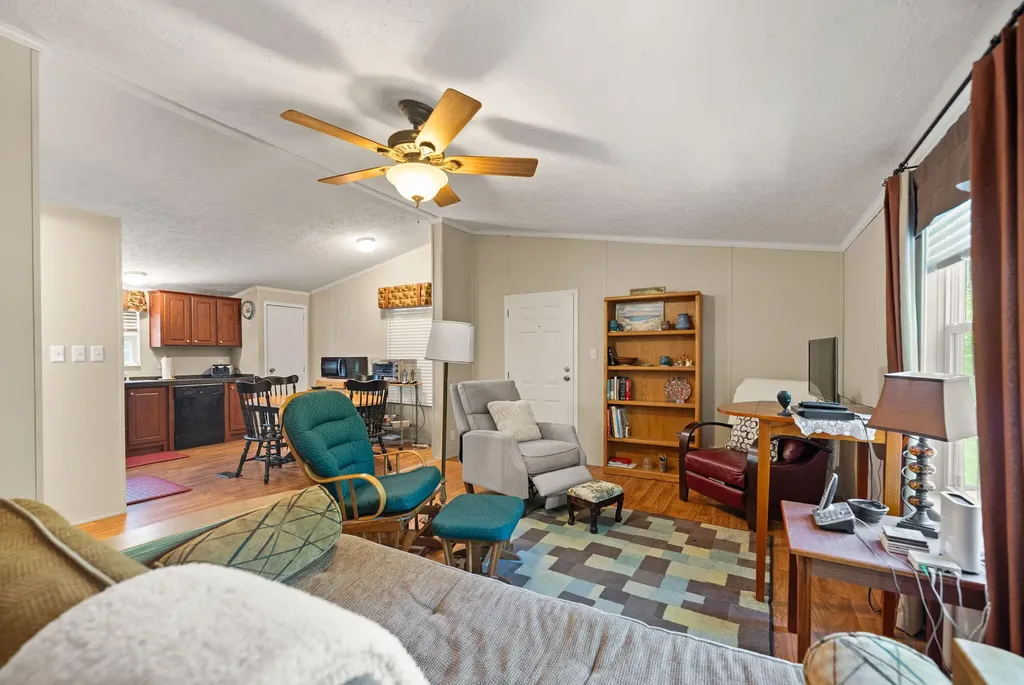 715 George Hardwick Drive Bronston KY 42518