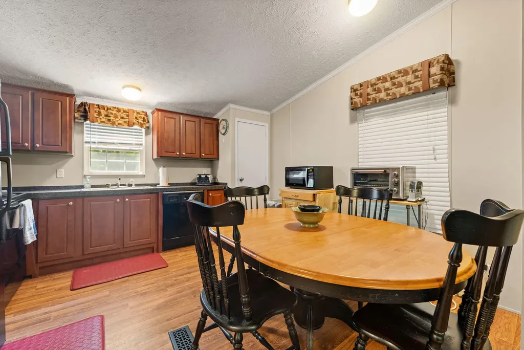 715 George Hardwick Drive Bronston KY 42518