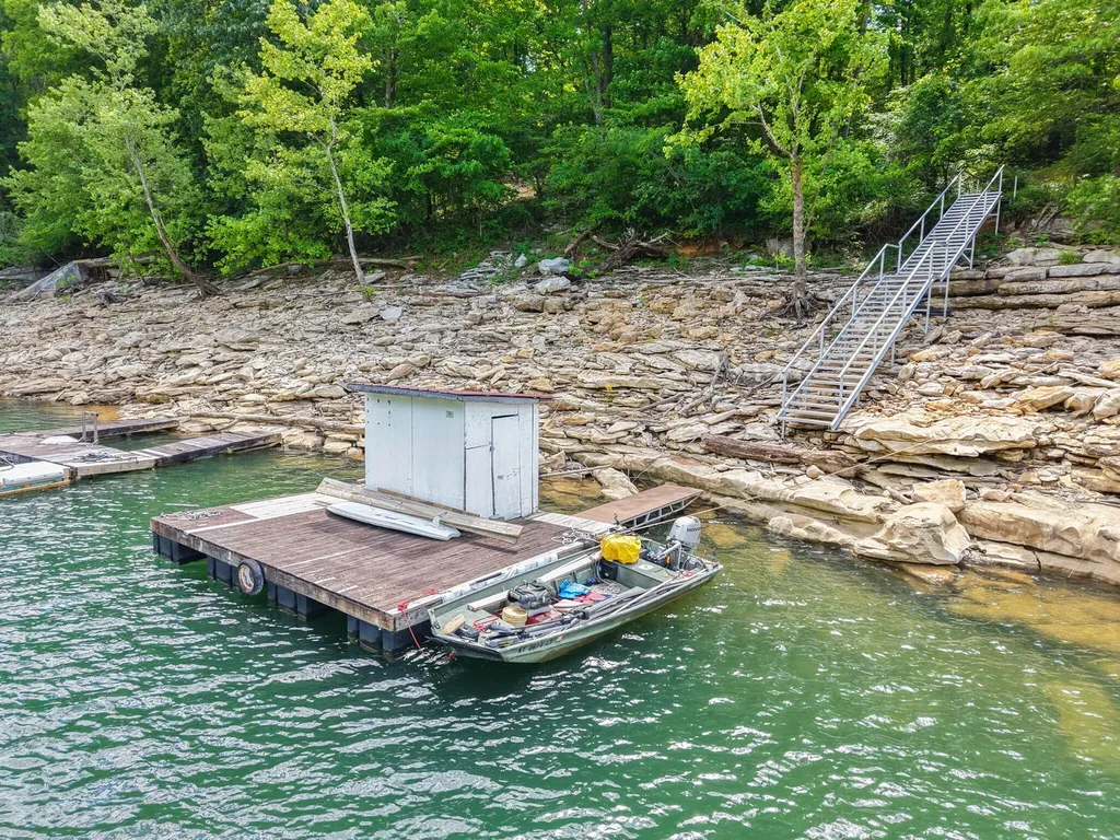 715 George Hardwick Drive Bronston KY 42518