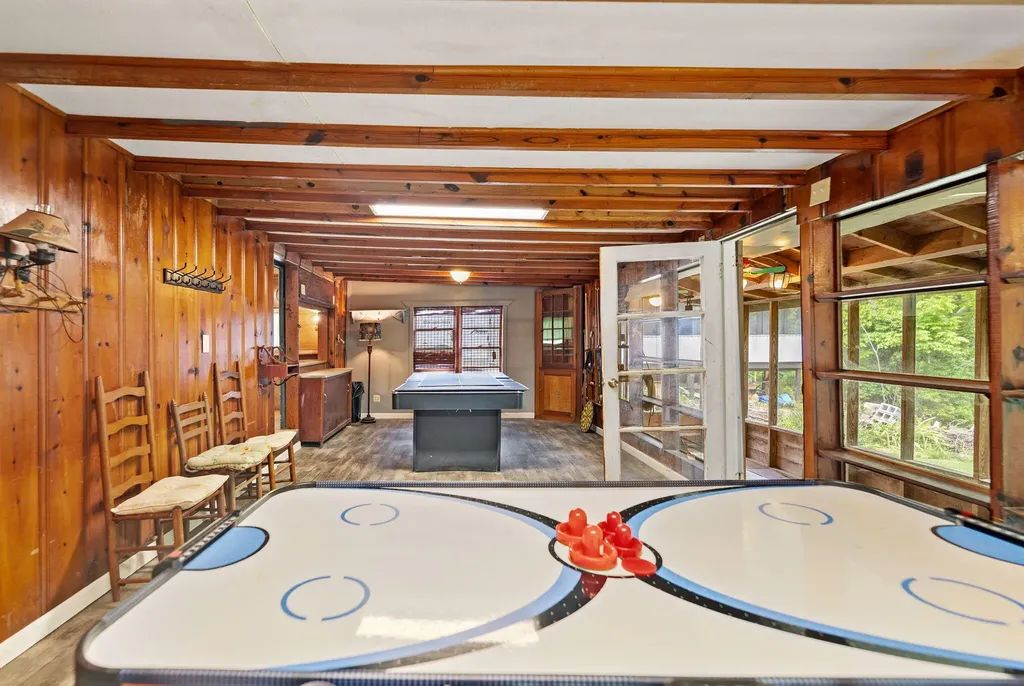 715 George Hardwick Drive Bronston KY 42518